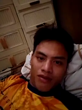 Snapshot of aldrin_cum chatting on February 27, 11:04 pm aldrin cum online show from February 27, 11:04 pm