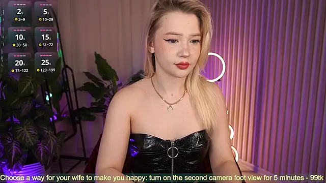 LauraWifeness online show from October 21, 6:57 am