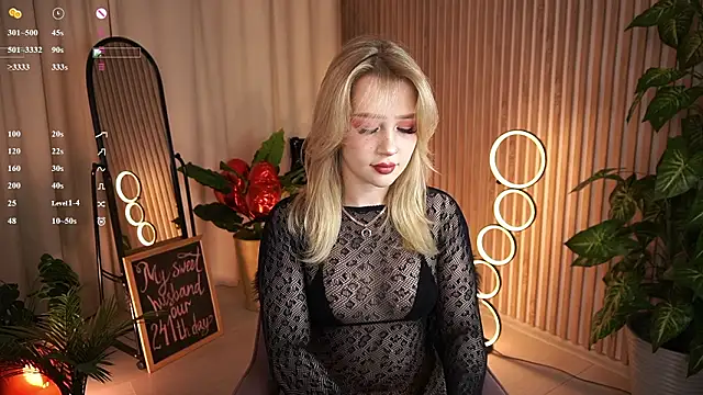 LauraWifeness online show from February 18, 6:33 am