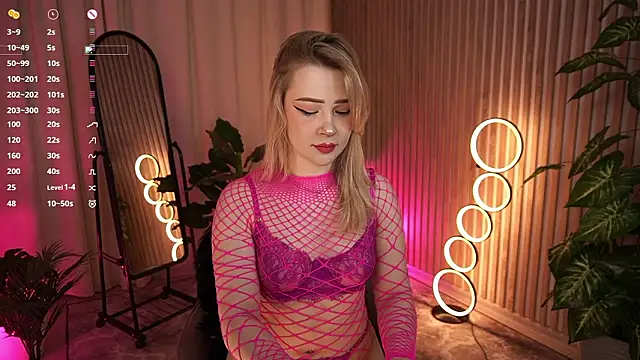 LauraWifeness online show from March 19, 6:02 am