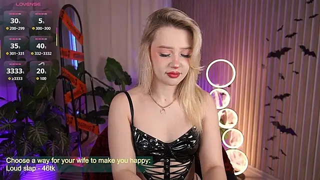 LauraWifeness online show from October 28, 6:34 am