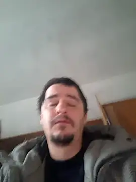 hugecock4u1990 online show from November 12, 5:22 am