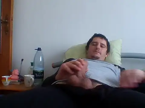 hugecock4u1990 online show from December 17, 7:46 am