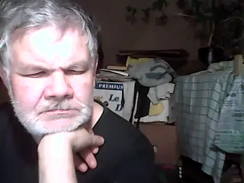 Snapshot of A1B3- chatting on December 22, 2:28 pm A1B3- online show from December 22, 2:28 pm