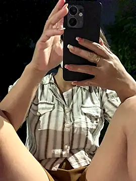 Snapshot of Mei-Mei89 chatting on October 5, 1:35 pm Mei-Mei89 online show from October 5, 1:35 pm