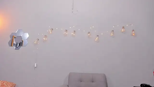 Snapshot of alianim chatting on November 22, 7:29 am alianim online show from November 22, 7:29 am