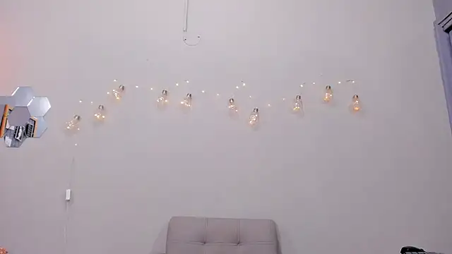 Snapshot of alianim chatting on November 30, 8:20 pm alianim online show from November 30, 8:20 pm