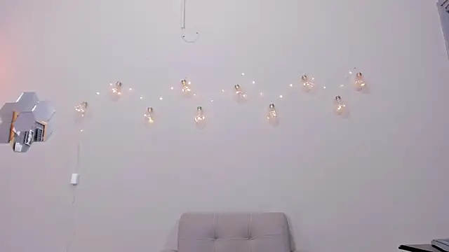 Snapshot of alianim chatting on December 2, 8:54 pm alianim online show from December 2, 8:54 pm