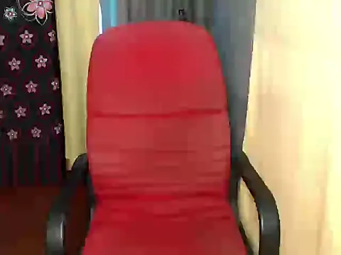 Snapshot of lovelyallena07 chatting on June 27, 4:29 am lovelyallena07 online show from June 27, 4:29 am