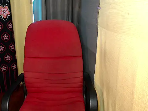 Snapshot of lovelyallena07 chatting on June 30, 12:32 am lovelyallena07 online show from June 30, 12:32 am