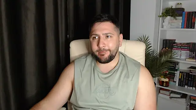 Snapshot of Gold_Alpha_Boy chatting on June 5, 6:52 am Gold Alpha Boy online show from June 5, 6:52 am