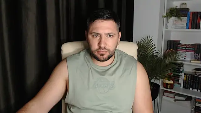Snapshot of Gold_Alpha_Boy chatting on June 5, 5:34 am Gold Alpha Boy online show from June 5, 5:34 am
