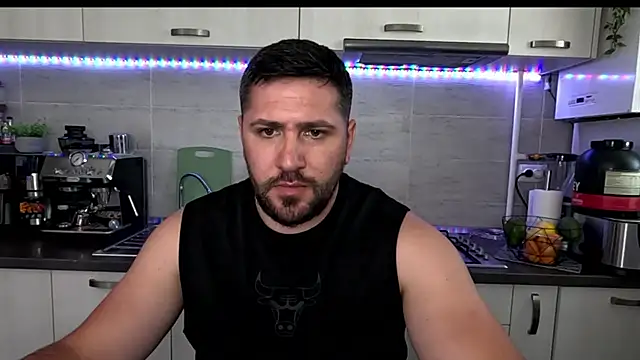 Snapshot of Gold_Alpha_Boy chatting on June 18, 2:00 pm Gold Alpha Boy online show from June 18, 2:00 pm