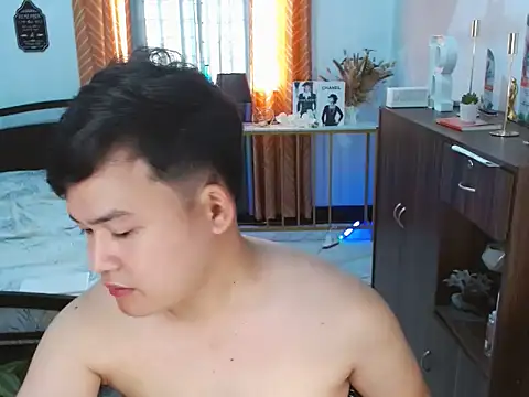 annocentboy online show from February 25, 8:58 am