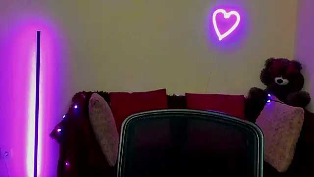 Alicia love00 online show from May 2, 11:26 am