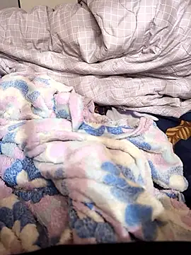 modelguyyy online show from January 8, 8:20 am