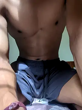 modelguyyy online show from June 26, 9:59 am