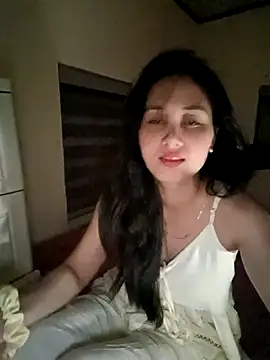 Jun-Mzzz online show from April 11, 3:49 pm