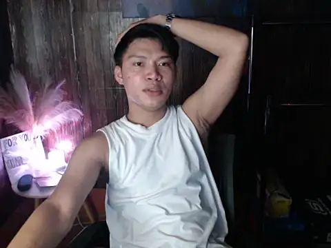 Snapshot of Helleron chatting on November 16, 5:17 pm Helleron online show from November 16, 5:17 pm