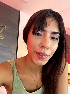 Snapshot of BellaHarper1 chatting on October 22, 7:13 pm BellaHarper1 online show from October 22, 7:13 pm