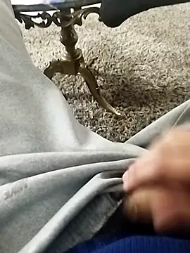 Snapshot of idhem___31 chatting on February 18, 4:25 pm idhem 31 online show from February 18, 4:25 pm