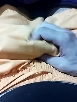 Snapshot of idhem___31 chatting on February 10, 5:56 pm idhem 31 online show from February 10, 5:56 pm