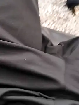 Snapshot of idhem___31 chatting on February 14, 2:39 pm idhem 31 online show from February 14, 2:39 pm