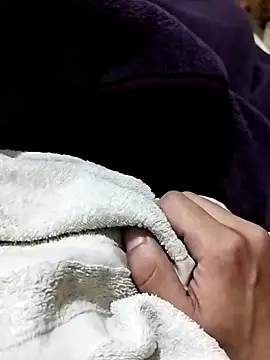 Snapshot of idhem___31 chatting on February 9, 11:58 pm idhem 31 online show from February 9, 11:58 pm