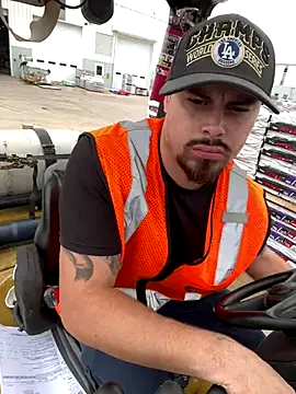 Snapshot of PuttieIn chatting on September 23, 2:35 pm PuttieIn online show from September 23, 2:35 pm