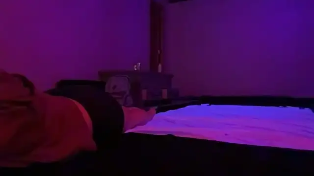 PuttieIn online show from April 15, 3:23 am