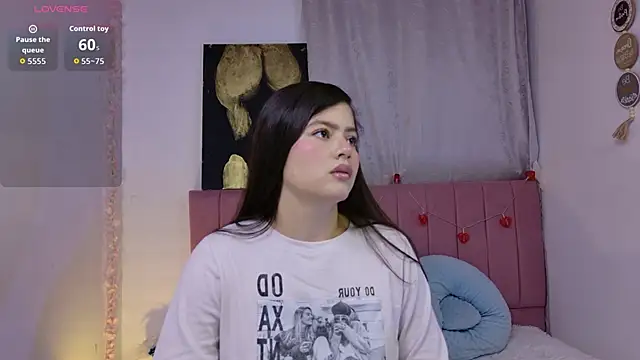 sukilove18 online show from March 11, 10:26 pm