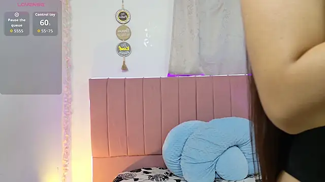 sukilove18 online show from November 12, 12:04 am