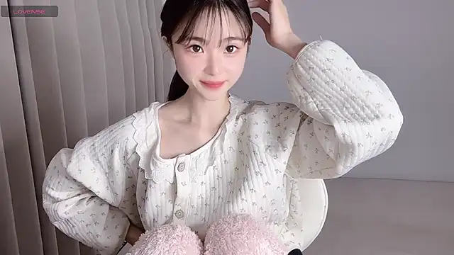 Snapshot of gougou77 chatting on December 16, 10:41 am gougou77 online show from December 16, 10:41 am