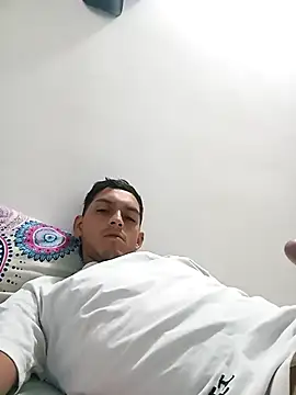 Snapshot of pelolu95 chatting on March 19, 11:16 pm pelolu95 online show from March 19, 11:16 pm