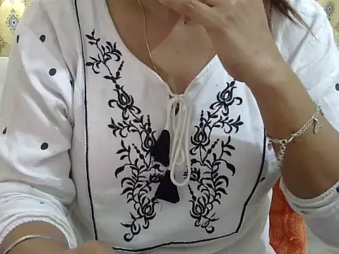 CHAMELI4747 online show from March 7, 8:54 am