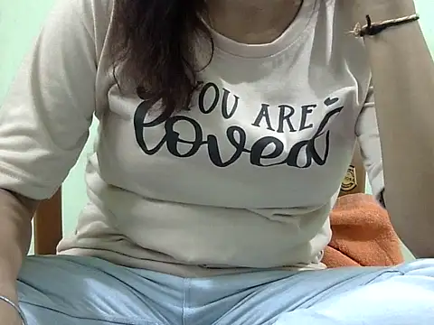 Snapshot of CHAMELI4747 chatting on September 25, 8:31 am CHAMELI4747 online show from September 25, 8:31 am