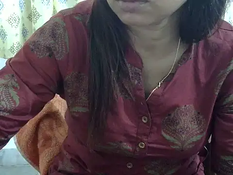CHAMELI4747 online show from May 4, 8:17 am