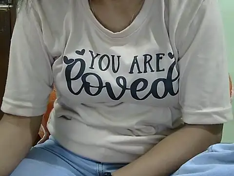 Snapshot of CHAMELI4747 chatting on September 29, 8:43 am CHAMELI4747 online show from September 29, 8:43 am