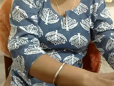 CHAMELI4747 online show from June 9, 8:26 am