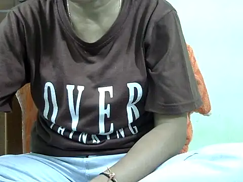 Snapshot of CHAMELI4747 chatting on September 21, 6:40 am CHAMELI4747 online show from September 21, 6:40 am