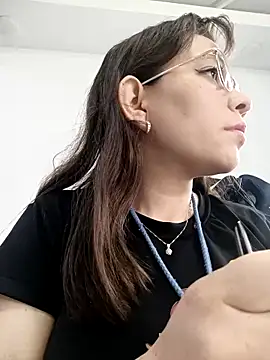 Snapshot of Isabella5_Brown_ chatting on October 3, 5:03 pm Isabella5 Brown online show from October 3, 5:03 pm