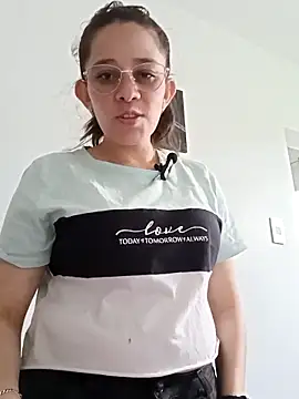 Snapshot of Isabella5_Brown_ chatting on October 21, 8:19 pm Isabella5 Brown online show from October 21, 8:19 pm