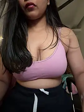 Snapshot of luv_johrrra chatting on June 21, 5:35 am luv johrrra online show from June 21, 5:35 am