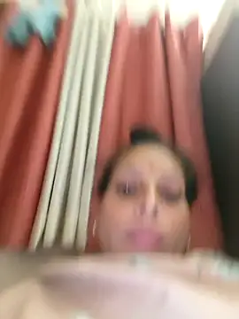 ISHANI-SINGH online show from November 8, 3:04 pm