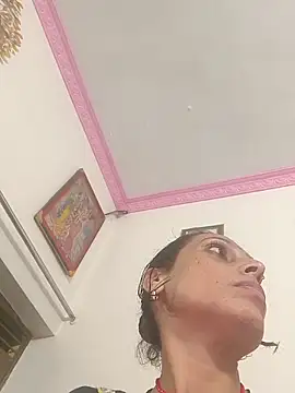 ISHANI-SINGH online show from December 3, 5:01 pm