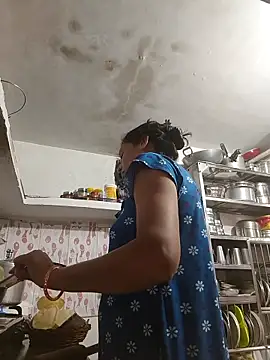 ISHANI-SINGH online show from October 28, 4:06 pm