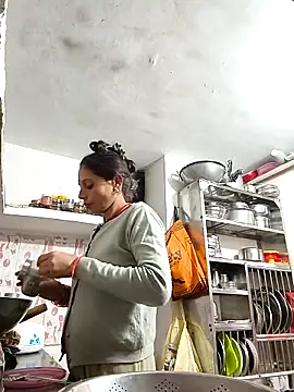 ISHANI-SINGH online show from November 18, 3:37 pm