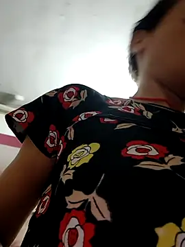 ISHANI-SINGH online show from October 27, 3:18 am