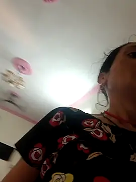 ISHANI-SINGH online show from April 10, 2:51 am