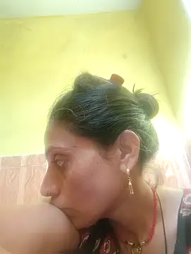 ISHANI-SINGH online show from April 4, 3:02 am